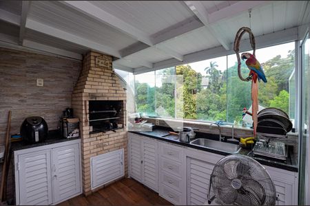 Apartamento à venda com 140m², 2 quartos e 2 vagas Apartamento à venda com 140m², 2 quartos e 2 vagasCobertura