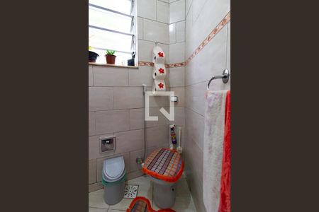 Apartamento à venda com 67m², 2 quartos e sem vagaDetalhe do banheiro social 
