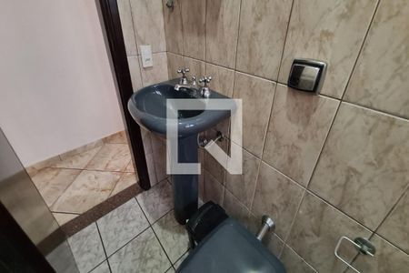 Casa para alugar com 232m², 3 quartos e 2 vagasBanheiro