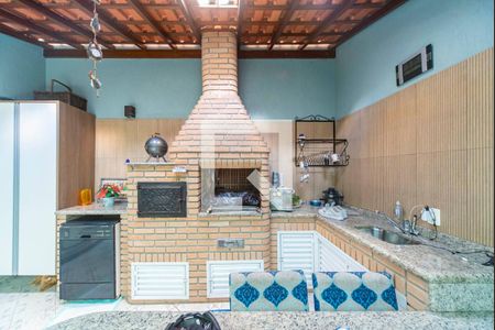 Casa à venda com 234m², 3 quartos e 4 vagasÁrea Gourmet e Quintal 