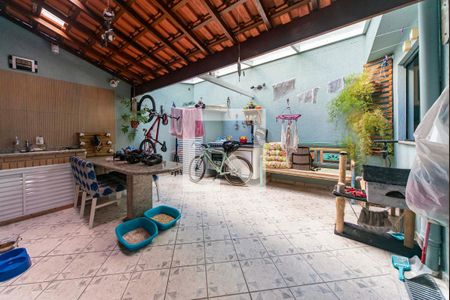 Casa à venda com 234m², 3 quartos e 4 vagasÁrea Gourmet e Quintal 