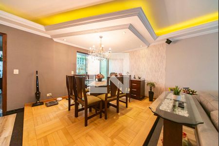 Sala de casa à venda com 3 quartos, 234m² em Vila Scarpelli, Santo André