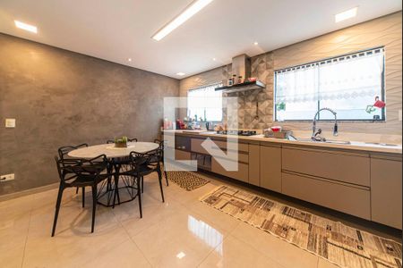 Casa à venda com 234m², 3 quartos e 4 vagasCozinha 