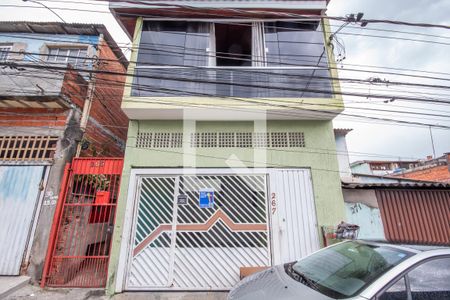 Casa para alugar com 50m², 1 quarto e 1 vaga Casa para alugar com 50m², 1 quarto e 1 vagaFachada