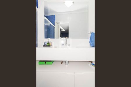 Casa à venda com 300m², 3 quartos e 4 vagasBanheiro da Suíte 3