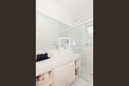 Casa à venda com 300m², 3 quartos e 4 vagasBanheiro da Suíte 2