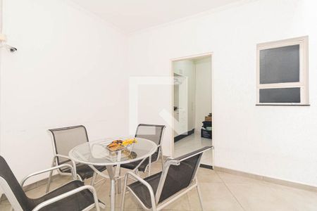 Casa à venda com 300m², 3 quartos e 4 vagasQuintal