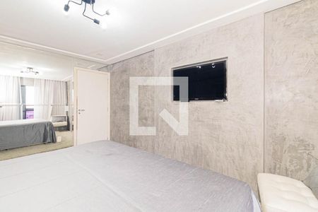 Suíte 1 de casa à venda com 3 quartos, 300m² em Vila Paiva, São Paulo