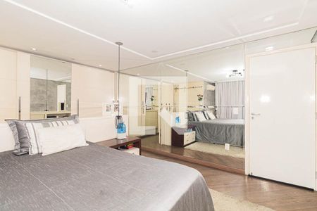 Suíte 1 de casa à venda com 3 quartos, 300m² em Vila Paiva, São Paulo