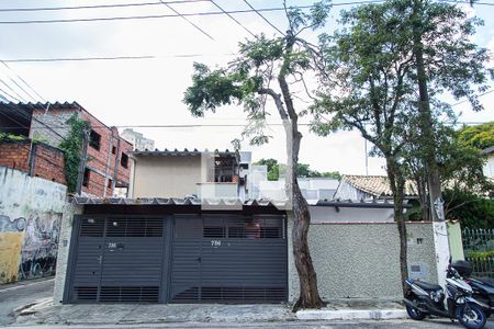 Casa para alugar com 150m², 3 quartos e 1 vaga Casa para alugar com 150m², 3 quartos e 1 vagaFachada