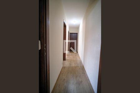 Casa à venda com 155m², 4 quartos e 2 vagasCorredor