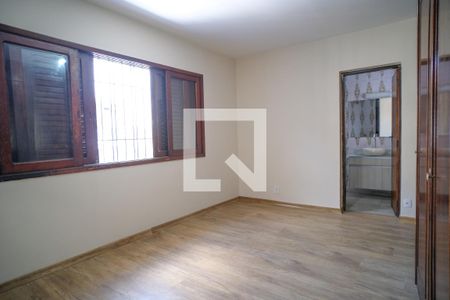 Casa à venda com 155m², 4 quartos e 2 vagasQuarto 4 - Suíte