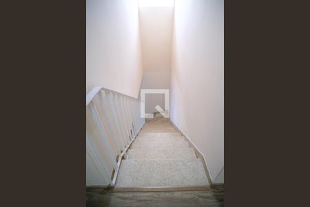 Casa à venda com 155m², 4 quartos e 2 vagasEscada