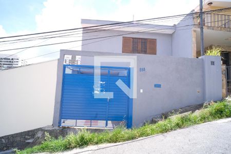 Casa à venda com 155m², 4 quartos e 2 vagasFachada