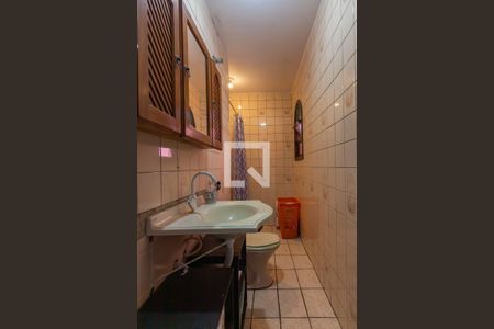 Banheiro de casa à venda com 3 quartos, 150m² em Pestana, Osasco