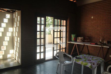 Casa à venda com 152m², 4 quartos e 2 vagasChurrasqueira