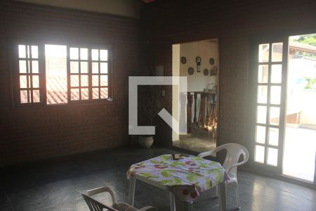 Casa à venda com 152m², 4 quartos e 2 vagasChurrasqueira