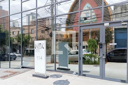 Studio à venda com 33m², 1 quarto e sem vaga Studio à venda com 33m², 1 quarto e sem vagaFachada e portaria