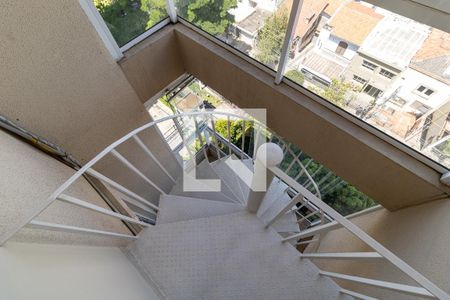 Apartamento para alugar com 78m², 2 quartos e 2 vagas Apartamento para alugar com 78m², 2 quartos e 2 vagasEscada