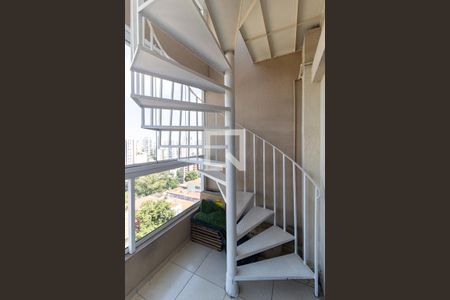 Apartamento para alugar com 78m², 2 quartos e 2 vagas Apartamento para alugar com 78m², 2 quartos e 2 vagasEscada