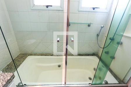 Apartamento à venda com 145m², 4 quartos e 3 vagasBanheiro da Suíte 2