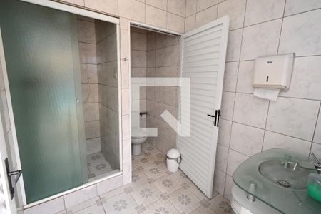 Casa à venda com 500m², 4 quartos e 3 vagasSaúna e banheiro da piscina