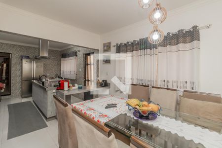 Casa à venda com 150m², 4 quartos e 2 vagas Casa à venda com 150m², 4 quartos e 2 vagasCozinha