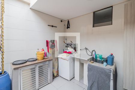 Casa à venda com 150m², 4 quartos e 2 vagas Casa à venda com 150m², 4 quartos e 2 vagasÁrea de Serviço