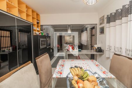 Casa à venda com 150m², 4 quartos e 2 vagas Casa à venda com 150m², 4 quartos e 2 vagasCozinha