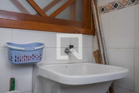 Casa de condomínio à venda com 170m², 3 quartos e 1 vagaÁrea de Serviço