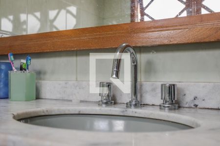 Casa de condomínio à venda com 170m², 3 quartos e 1 vagaBanheiro da Suíte