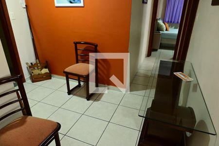 Sala de apartamento para alugar com 2 quartos, 70m² em Guilhermina, Praia Grande