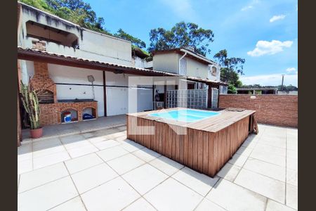Casa de condomínio à venda com 80m², 1 quarto e 1 vagaPiscina