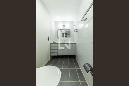 Apartamento para alugar com 68m², 2 quartos e 1 vaga Apartamento para alugar com 68m², 2 quartos e 1 vagaBanheiro da Suíte