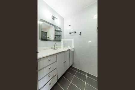 Apartamento para alugar com 68m², 2 quartos e 1 vaga Apartamento para alugar com 68m², 2 quartos e 1 vagaBanheiro da Suíte