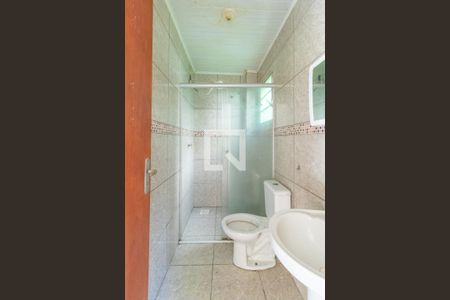 Banheiro de casa de condomínio para alugar com 1 quarto, 42m² em Vila Nova, Porto Alegre