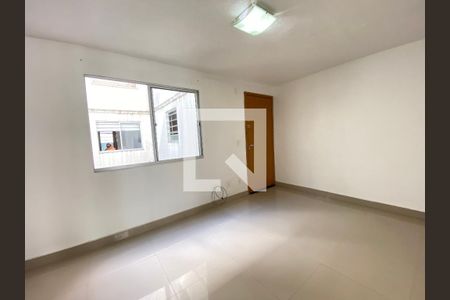Sala de apartamento à venda com 2 quartos, 42m² em Igara, Canoas