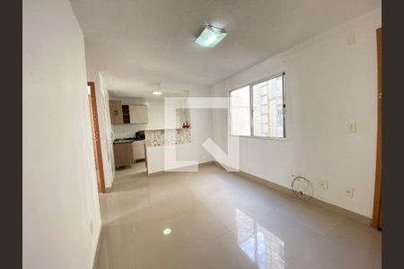 Sala de apartamento à venda com 2 quartos, 42m² em Igara, Canoas