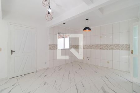 Casa para alugar com 110m², 2 quartos e 2 vagasCozinha