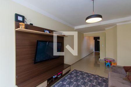 Sala de casa para alugar com 3 quartos, 209m² em Vila Paulo Silas, São Paulo