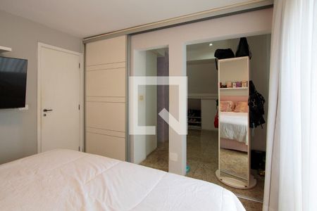 Apartamento à venda com 150m², 2 quartos e 2 vagas Apartamento à venda com 150m², 2 quartos e 2 vagasCloset Quarto 2
