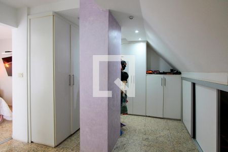 Apartamento à venda com 150m², 2 quartos e 2 vagas Apartamento à venda com 150m², 2 quartos e 2 vagasCloset Quarto 2