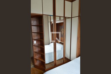 Apartamento à venda com 245m², 3 quartos e 2 vagas Apartamento à venda com 245m², 3 quartos e 2 vagasSuíte