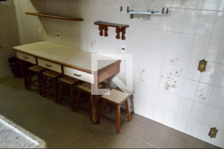 Apartamento à venda com 245m², 3 quartos e 2 vagas Apartamento à venda com 245m², 3 quartos e 2 vagasCozinha