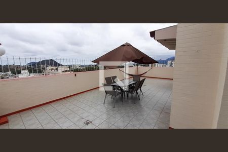 Apartamento à venda com 245m², 3 quartos e 2 vagas Apartamento à venda com 245m², 3 quartos e 2 vagasTerraço