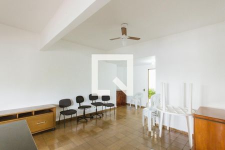 Apartamento à venda com 245m², 3 quartos e 2 vagas Apartamento à venda com 245m², 3 quartos e 2 vagasÁrea comum - Salão de festas