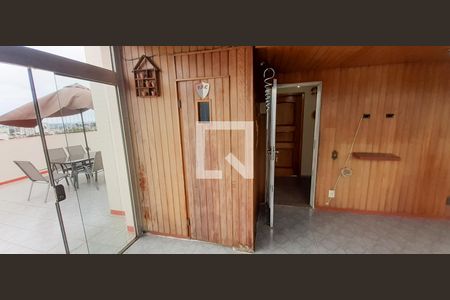 Apartamento à venda com 245m², 3 quartos e 2 vagas Apartamento à venda com 245m², 3 quartos e 2 vagasSaúna