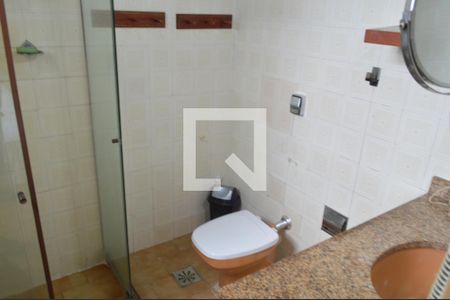 Apartamento à venda com 245m², 3 quartos e 2 vagas Apartamento à venda com 245m², 3 quartos e 2 vagasBanheiro da Suíte