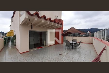 Apartamento à venda com 245m², 3 quartos e 2 vagas Apartamento à venda com 245m², 3 quartos e 2 vagasTerraço