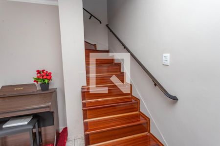 Escada  de casa à venda com 2 quartos, 96m² em Centro, Diadema